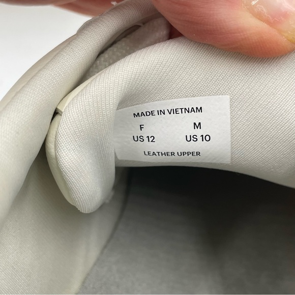 NEW Everlane Cloud Gray ReLeather Court Sneaker in Size 10 - Picture 12 of 12